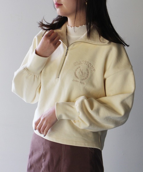 NOMAE（ノーマエ）の「【NOMAE】ハーフZIPカレッジロゴトレーナー（スウェット・レディース・ホワイト/ライトブルー/ライトグリーン/ダークブルー・FREE）」の2枚目の写真