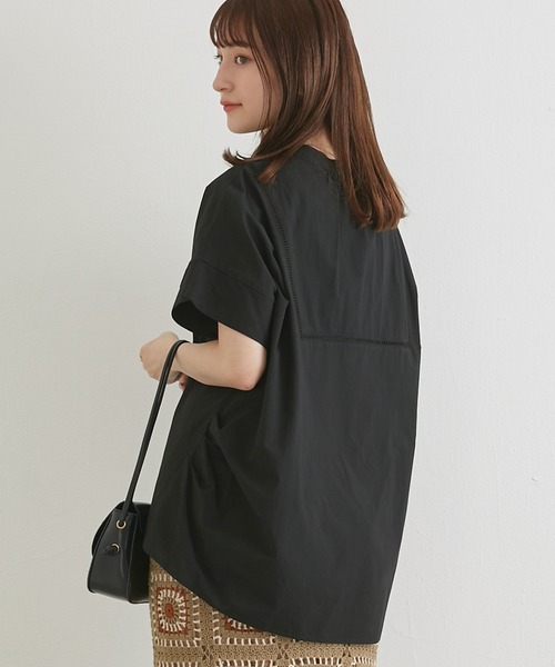 LAVEANGE（ラビアンジェ）の「[新色追加]ハシゴレースブザムブラウス（シャツ/ブラウス・レディース・ブラウン/オフホワイト/ブラック/ライトブルー・L/3L/4L/M/LL）」の20枚目の写真