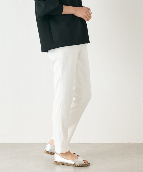 BEARDSLEY（ビアズリー）の「強ストレッチ・透け防止・UVカット・洗濯可能な高機能タックスリムパンツ（その他パンツ・レディース・ホワイト/カーキ/ブラック・0/1/2）」の2枚目の写真