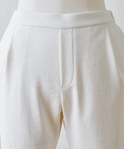 BEARDSLEY（ビアズリー）の「強ストレッチ・透け防止・UVカット・洗濯可能な高機能タックスリムパンツ（その他パンツ・レディース・ホワイト/カーキ/ブラック・0/1/2）」の8枚目の写真