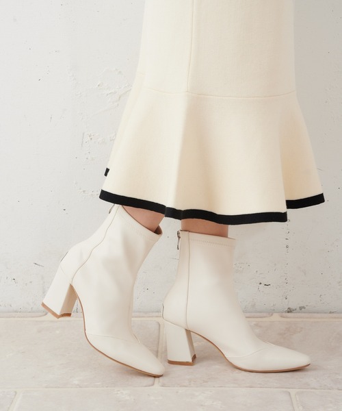 MIIA（ミーア）の「【入荷禁止】フェイクレザーショートブーツ（ブーツ・レディース・ブラック/オフホワイト・MEDIUM/LARGE）」の2枚目の写真