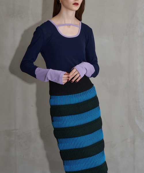 Solace(ソレイス)の「Uネックバイカラートップス(Tシャツ/カットソー・レディース・ブラック/レッド/ブルー/ネイビー/ブラック系その他・FREE)」の7枚目の写真