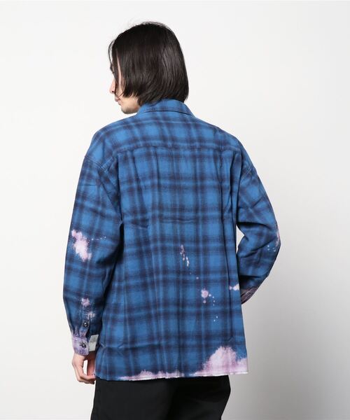 surt(サート)の「SURT/サート/SURT LOGO SH/サートロゴブリーチシャツ(シャツ/ブラウス・メンズ・レッド/ブラウン/ブルー・SMALL/LARGE/MEDIUM)」の5枚目の写真