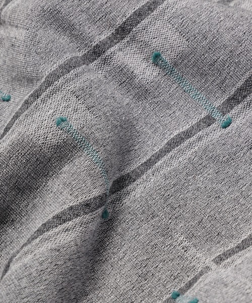 sneeuw（スニュウ）の「ノスタルジックJQネックウォーマー（ネックウォーマー/スヌード・レディース・チャコールグレー/ブラウン・ONESIZE）」の10枚目の写真