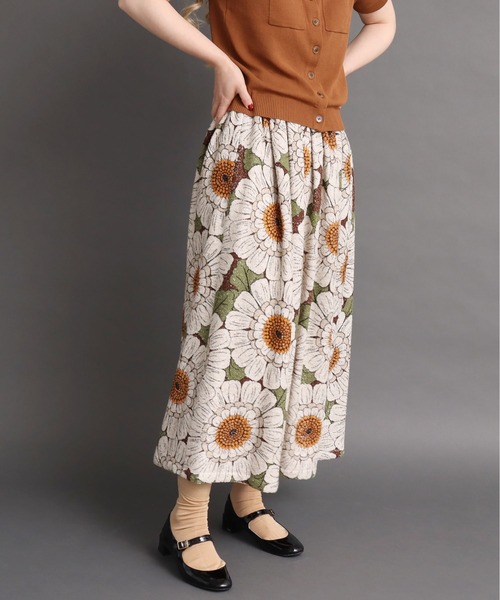 peu pres（プープレ）の「マトリカリアプリント ギャザーSK（スカート・レディース・ブラウン/ブルー・FREE）」の19枚目の写真