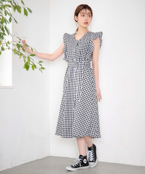 fifth（フィフス）の「コットンリネンフリルスリーブギンガムチェックワンピース（ワンピース・レディース・ブラック/ネイビー・M）」の3枚目の写真