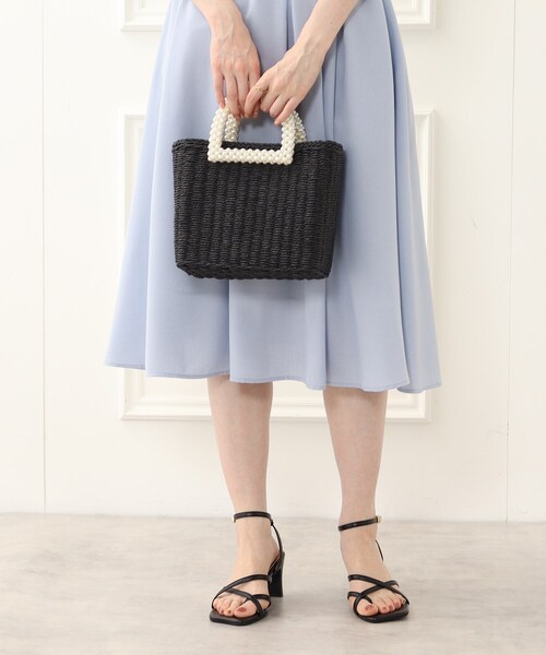 couture brooch（クチュールブローチ）の「◆【定番人気！】フェイクパールハンドルペーパートート（ハンドバッグ・レディース・ブラック/ナチュラル・00）」の13枚目の写真