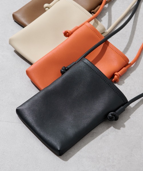 CIAOPANIC TYPY(チャオパニックティピー)の「フェイクレザーネックポーチ(ショルダーバッグ・メンズ・アイボリー/ブラック/ブラウン/オレンジ・ONE SIZE)」の3枚目の写真