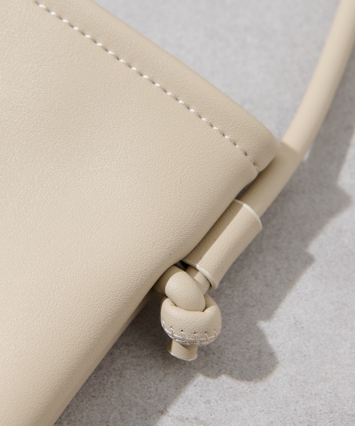 CIAOPANIC TYPY(チャオパニックティピー)の「フェイクレザーネックポーチ(ショルダーバッグ・メンズ・アイボリー/ブラック/ブラウン/オレンジ・ONE SIZE)」の6枚目の写真