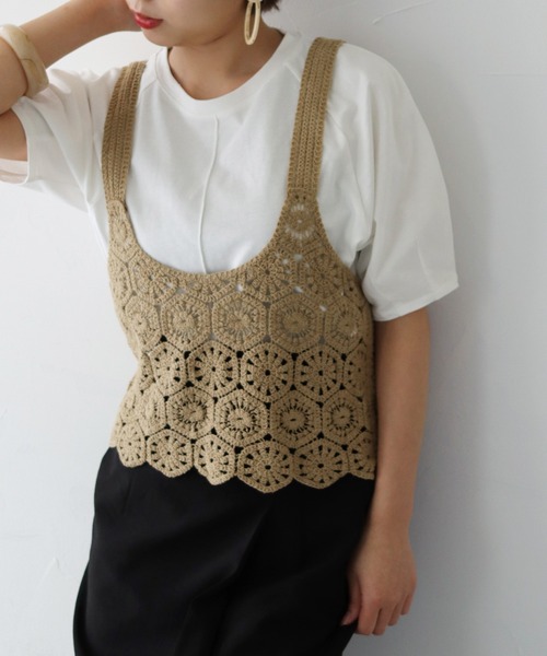 HER CLOSET（ハークローゼット）の「【shemoshelly】かぎ針クロシェ風ニットビスチェ（ベスト・レディース・ブラック/ベージュ/ブラウン/オレンジ/アイボリー/グレイッシュベージュ・M）」の5枚目の写真