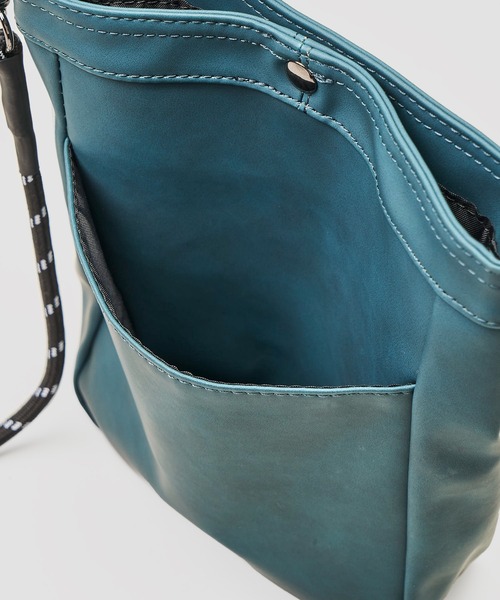 UNIVERSAL OVERALL(ユニバーサルオーバーオール)の「【UNIVERSAL OVERALL】Zile shoulder / ザイルショルダーバッグ(ショルダーバッグ・レディース・ブラック/ブルー/ブラウン/サックスブルー/チャコールグレー/ベージュ/グリーン・FREE)」の15枚目の写真