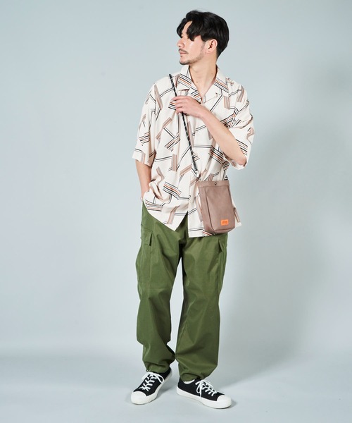 UNIVERSAL OVERALL(ユニバーサルオーバーオール)の「【UNIVERSAL OVERALL】Zile shoulder / ザイルショルダーバッグ(ショルダーバッグ・レディース・ブラック/ブルー/ブラウン/サックスブルー/チャコールグレー/ベージュ/グリーン・FREE)」の20枚目の写真