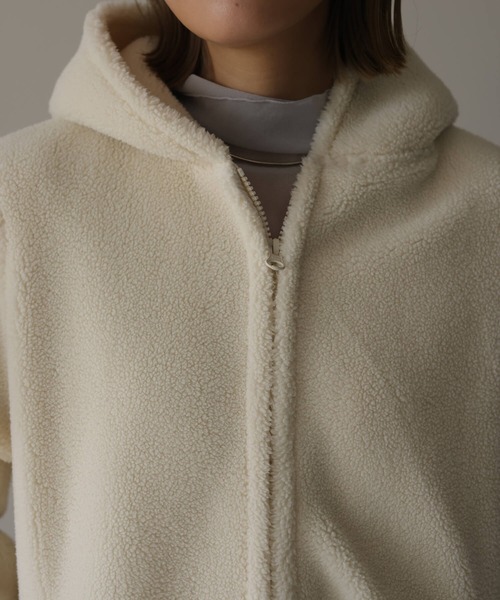 HERENCIA(ヘレンチア)の「キルトドッキング ボアフリース パーカー(その他アウター・レディース・オフホワイト/ブラック・MEDIUM)」の10枚目の写真