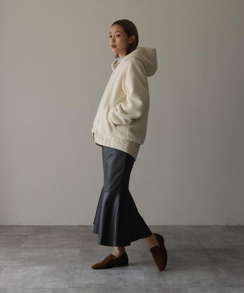 HERENCIA(ヘレンチア)の「キルトドッキング ボアフリース パーカー(その他アウター・レディース・オフホワイト/ブラック・MEDIUM)」の7枚目の写真