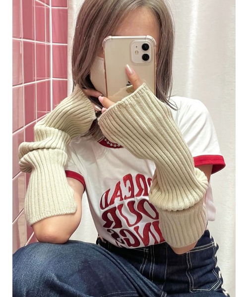 jouetie(ジュエティ)の「カラーアームウォーマー(アームカバー・レディース・ブラック/オフホワイト/ピンク/グリーン・FREE)」の2枚目の写真