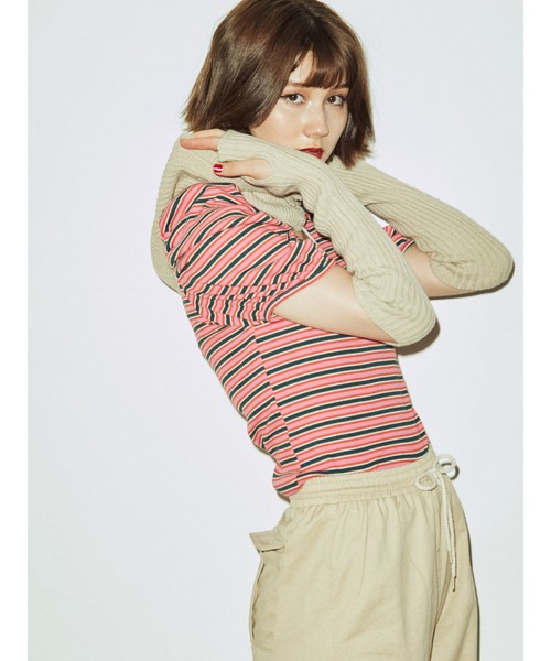 jouetie(ジュエティ)の「カラーアームウォーマー(アームカバー・レディース・ブラック/オフホワイト/ピンク/グリーン・FREE)」の5枚目の写真