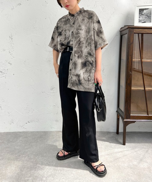 apres jour mignon(アプレジュールミニョン)の「柄バンドカラーシャツ【ZOZOTOWN限定アイテム】(シャツ/ブラウス・レディース・パープル/ブラック系その他/ブラック・X-LARGE/フリー)」の7枚目の写真
