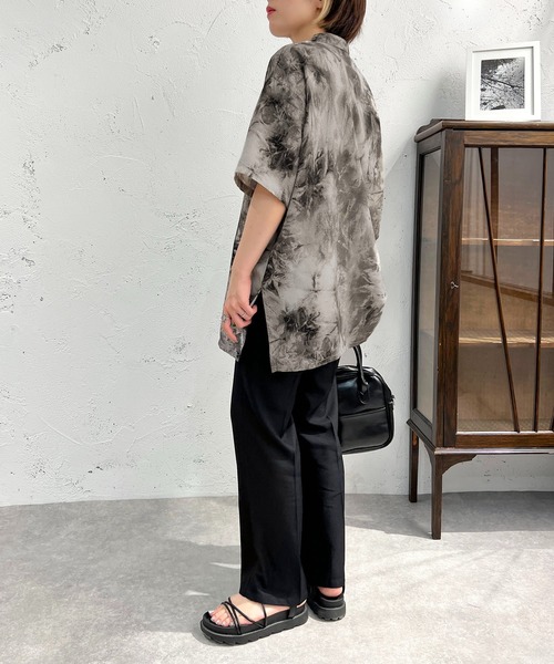 apres jour mignon(アプレジュールミニョン)の「柄バンドカラーシャツ【ZOZOTOWN限定アイテム】(シャツ/ブラウス・レディース・パープル/ブラック系その他/ブラック・X-LARGE/フリー)」の8枚目の写真