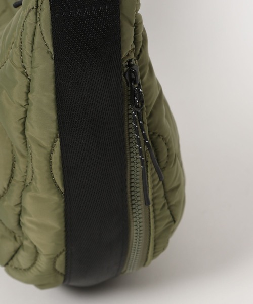 niko and...（ニコアンド）の「オリジナル月型キルトショルダーバッグ（ショルダーバッグ・レディース・パープル/ブラック/カーキ/アイボリー/グリーン・0）」の18枚目の写真