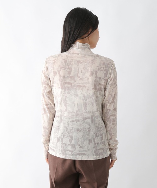 LEPSIM(レプシィム)の「ニュアンス柄シアータートルトップス 168098(Tシャツ/カットソー・レディース・グレー/オフホワイト・FREE)」の4枚目の写真