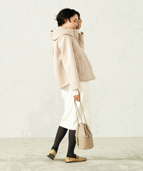 NOLLEY’S（ノーリーズ）の「◇【WEB限定】カットボンディング×スムースタフタダウン（ダウンジャケット/コート・レディース・ベージュ/ブラック・FREE）」の14枚目の写真