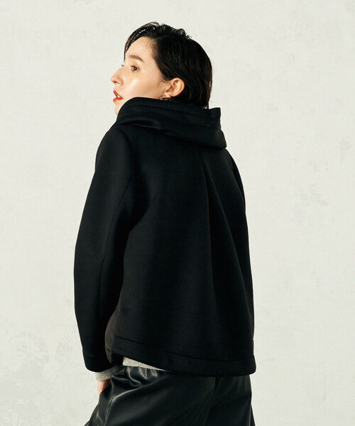 NOLLEY’S（ノーリーズ）の「◇【WEB限定】カットボンディング×スムースタフタダウン（ダウンジャケット/コート・レディース・ベージュ/ブラック・FREE）」の9枚目の写真