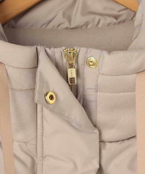 NOLLEY’S（ノーリーズ）の「◇【WEB限定】カットボンディング×スムースタフタダウン（ダウンジャケット/コート・レディース・ベージュ/ブラック・FREE）」の13枚目の写真