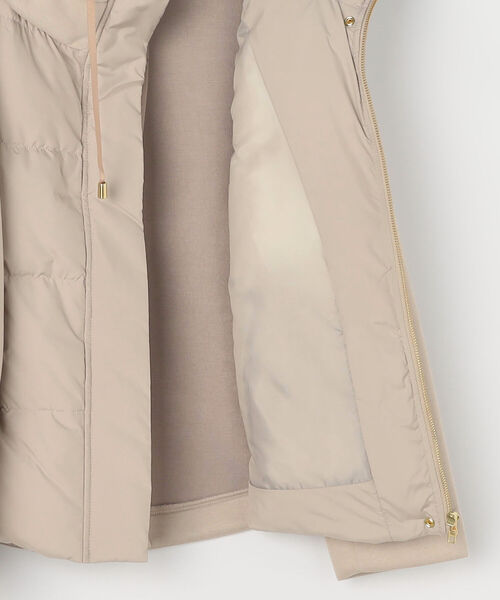 NOLLEY’S（ノーリーズ）の「◇【WEB限定】カットボンディング×スムースタフタダウン（ダウンジャケット/コート・レディース・ベージュ/ブラック・FREE）」の10枚目の写真