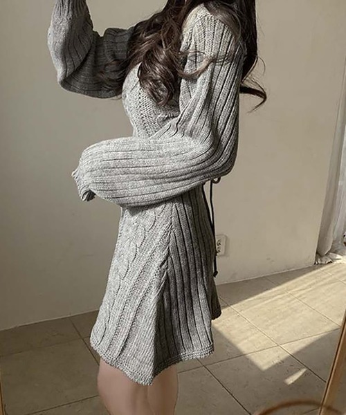 Girly Doll(ガーリードール)の「Vネックケーブルニットミニワンピース(ワンピース・レディース・グレー/ブラック/ピンク/モカ/ベージュ/カーキ/ブラウン・F)」の10枚目の写真