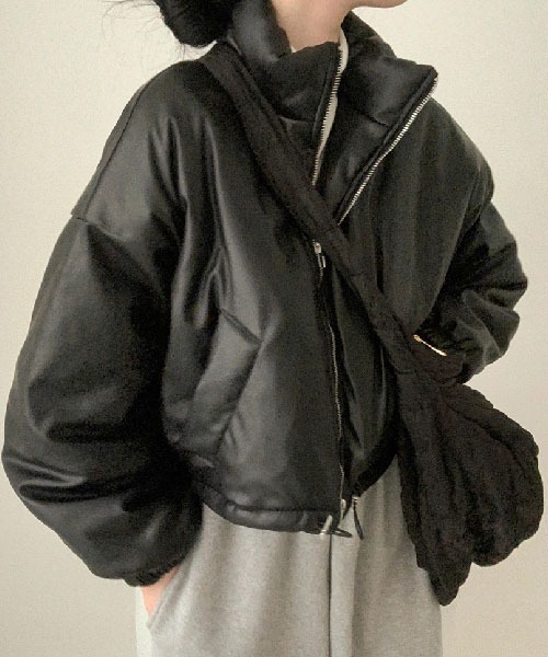 BEIDELLI（ベイデリー）の「[BELLIDE MADE] 2wayフェイクレザークロップドショート中綿ジャケット（ダウンジャケット/コート・レディース・ブラック/グレー・FREE）」の13枚目の写真