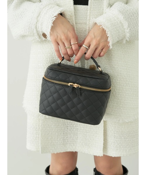 earth music&ecology(アースミュージックアンドエコロジー)の「キルティングバニティショルダーバッグ(ショルダーバッグ・レディース・アイボリー/ブラック/モカ・FREE)」の17枚目の写真