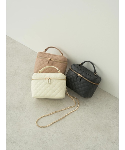 earth music&ecology(アースミュージックアンドエコロジー)の「キルティングバニティショルダーバッグ(ショルダーバッグ・レディース・アイボリー/ブラック/モカ・FREE)」の7枚目の写真