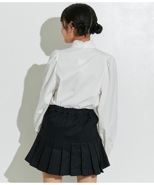 ANAP GiRL(アナップガール)の「ビッグリボンパフスリーブシャツ【セットアップ可能】(シャツ/ブラウス・キッズ・オフホワイト/ライトブルー・XS/S/M)」の3枚目の写真