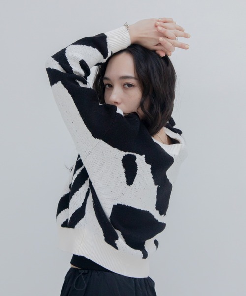 anewトップス白と黒♡2枚まとめました VACANCY（ヴァカンシー）の「スプラッシュ柄2wayニット（ニット