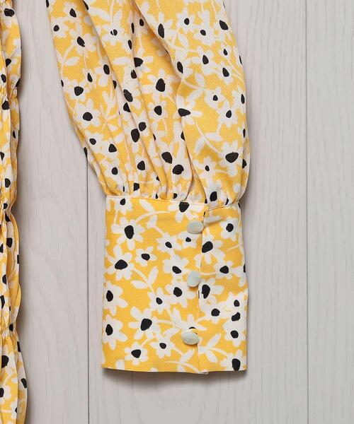 H BEAUTY&YOUTH UNITED ARROWS(エイチビューティーアンドユースユナイテッドアローズ)の「<H>FLOWER PRINT SHRRING DRESS/ワンピース(ワンピース・レディース・イエロー/ブラック・FREE)」の8枚目の写真