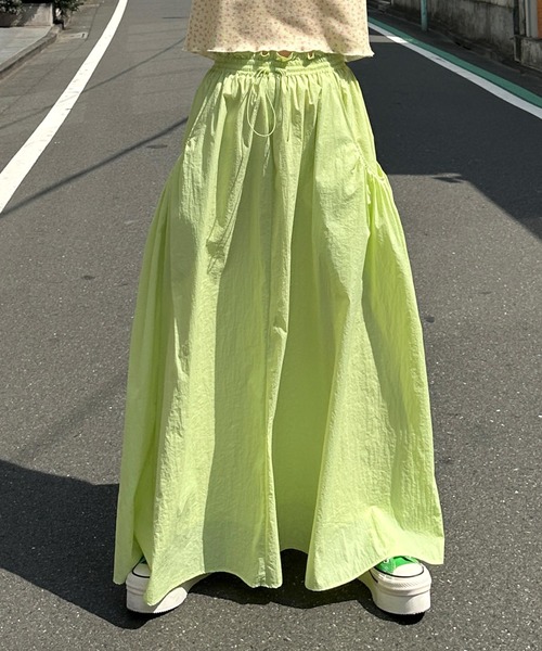 Alley by w closet（アリーバイダブルクローゼット）の「【Alley】ビッグポケットナイロンスカート（スカート・レディース・オフホワイト/ピンク/ライトグリーン/グリーン/オレンジ/レッド系その他・FREE）」の3枚目の写真