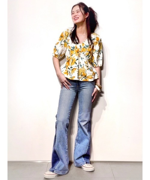 GAP（ギャップ）の「袖コンシャス リネンブレンド ペプラムトップス（シャツ/ブラウス・レディース・グリーン/イエロー・S/XS/L/M/XXS）」の11枚目の写真