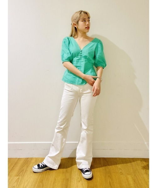 GAP（ギャップ）の「袖コンシャス リネンブレンド ペプラムトップス（シャツ/ブラウス・レディース・グリーン/イエロー・S/XS/L/M/XXS）」の17枚目の写真