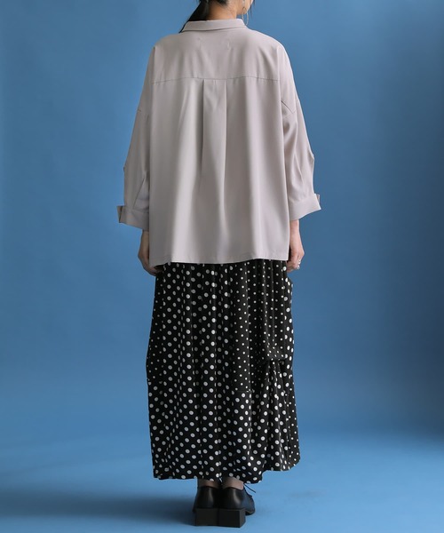 osharewalker（オシャレウォーカー）の「【廃盤】『アシメラッフルフリルシャツ』（シャツ/ブラウス・レディース・ブラック/ライトグレー・FREE）」の8枚目の写真