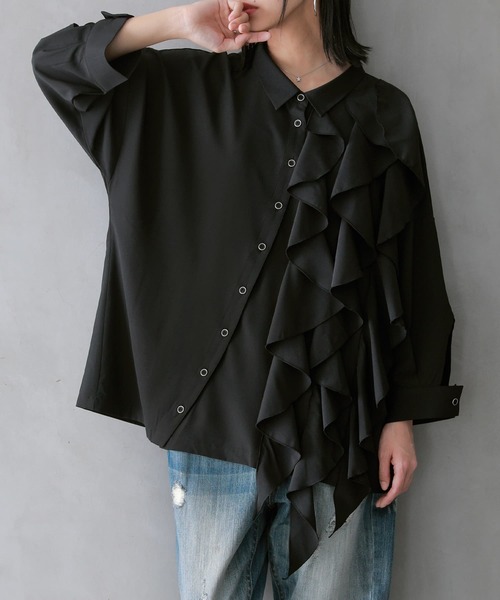 osharewalker（オシャレウォーカー）の「【廃盤】『アシメラッフルフリルシャツ』（シャツ/ブラウス・レディース・ブラック/ライトグレー・FREE）」の9枚目の写真