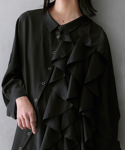 osharewalker（オシャレウォーカー）の「【廃盤】『アシメラッフルフリルシャツ』（シャツ/ブラウス・レディース・ブラック/ライトグレー・FREE）」の10枚目の写真