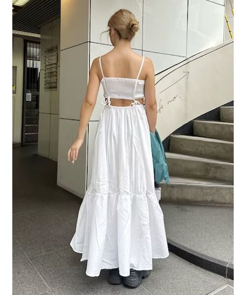 EVRIS(エヴリス)の「オープンウエストロングキャミワンピース(ワンピース・レディース・ブラック/パープル/ホワイト・FREE)」の4枚目の写真