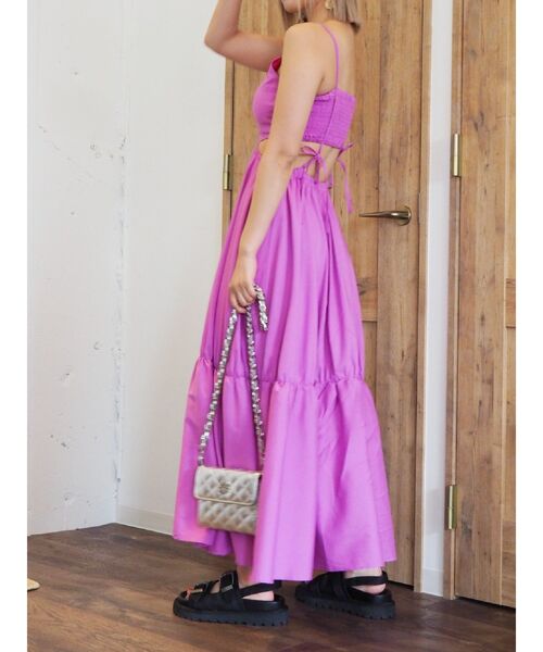 EVRIS(エヴリス)の「オープンウエストロングキャミワンピース(ワンピース・レディース・ブラック/パープル/ホワイト・FREE)」の8枚目の写真