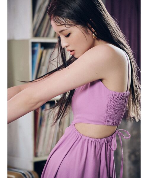 EVRIS(エヴリス)の「オープンウエストロングキャミワンピース(ワンピース・レディース・ブラック/パープル/ホワイト・FREE)」の12枚目の写真