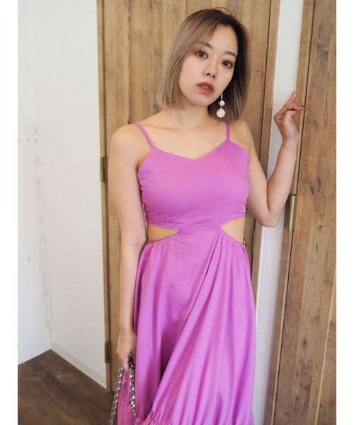 EVRIS(エヴリス)の「オープンウエストロングキャミワンピース(ワンピース・レディース・ブラック/パープル/ホワイト・FREE)」の21枚目の写真