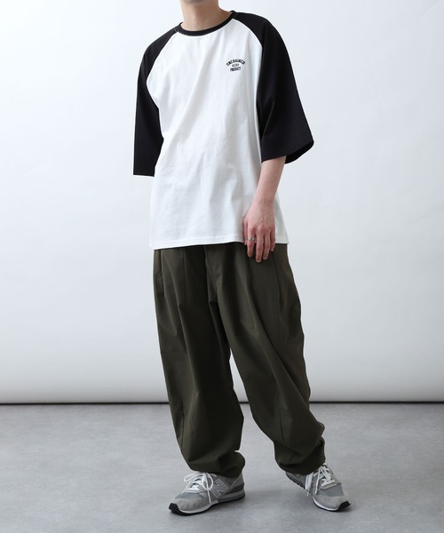 UNCORD（アンコード）の「【UNCORD】 vintage design logo raglan T-shirt ／ ワンポイント ロゴ ラグラン 7分袖 ビッグ Tシャツ（Tシャツ/カットソー・メンズ・アイボリー系/ホワイト/ホワイト×ブラック/オートミール/ホワイト×グリーン/ブラック/ブラック系/チャコール/ホワイト系/ホワイト系1・LARGE/MEDIUM/X-LARGE）」の20枚目の写真