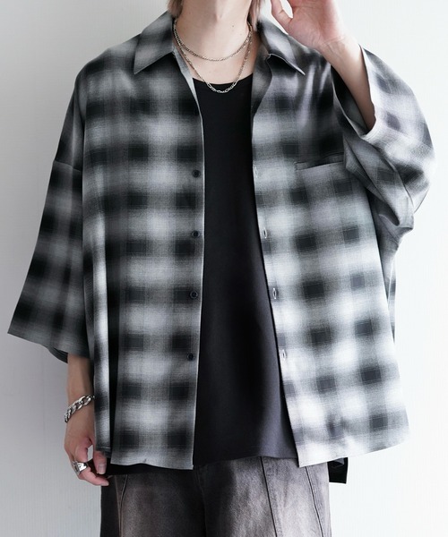 cussil（クシル）の「【cussil/クシル】TRストレッチルーズシルエット2wayオープンカラーシャツ（シャツ/ブラウス・メンズ・オフホワイト/ライトグレー/ブラック/グレイッシュベージュ/ライトブルー/チャコールグレー/ブルーグレー/グレー/ホワイト系/ブラック系・L/M/S/XS）」の4枚目の写真