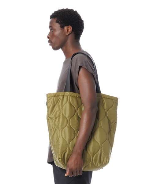 DAILY STANDARD by SANDINISTA(デイリースタンダードバイサンディニスタ)の「Quilted Tote Bag / キルティングトートバッグ(トートバッグ・メンズ・ネイビー/ブラック/オレンジ/オリーブ・FREE)」の13枚目の写真