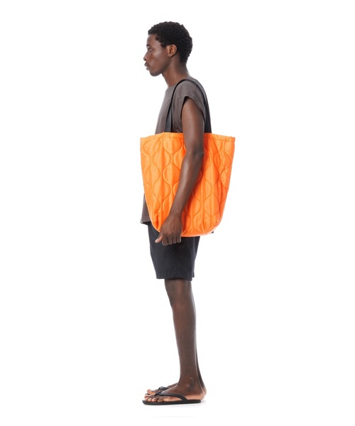 DAILY STANDARD by SANDINISTA(デイリースタンダードバイサンディニスタ)の「Quilted Tote Bag / キルティングトートバッグ(トートバッグ・メンズ・ネイビー/ブラック/オレンジ/オリーブ・FREE)」の18枚目の写真