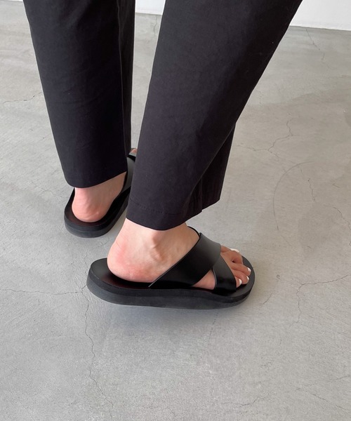 CANAL JEAN(キャナルジーン)の「El mar(エルマール) クロスサンダル(サンダル・レディース・ネイビー/ブラック/ベージュ・SMALL/MEDIUM/LARGE)」の4枚目の写真